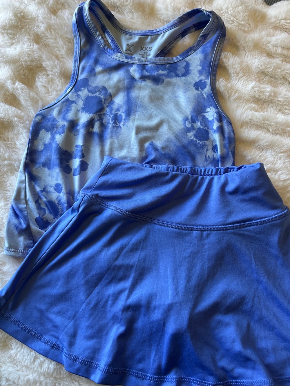 Xersion Blue Floral Sports Bra & Solid Blue Skort Set